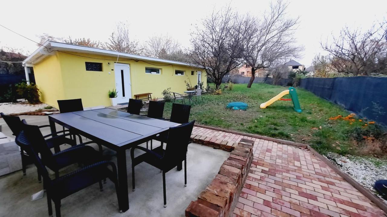 Hi-Bp Garden City Batsanyi Tiny House Near The City Train With Free Parking Budapest Kültér fotó